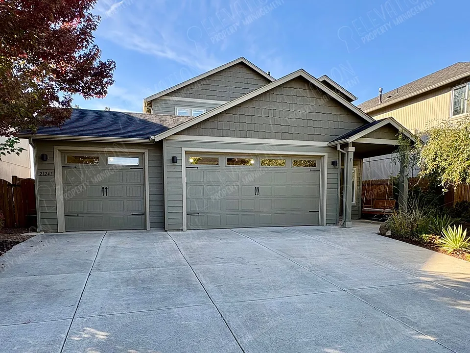 21241 SE Golden Market Ln
