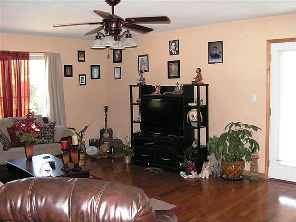 5th image of 450 County Road 810