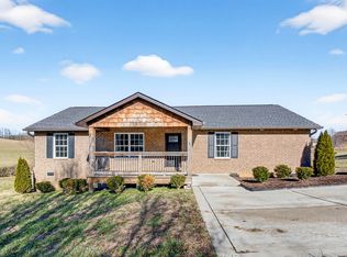 621 Womack Rd, Bethpage, TN 37022