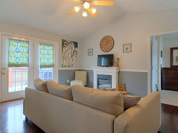 4th image of 345 Sequoia Cir NW