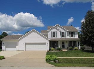 108 Falcon Ridge Dr, Le Roy, IL 61752