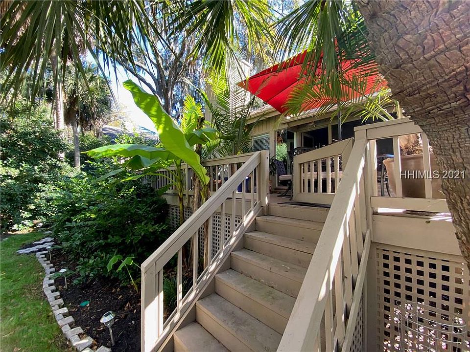 2nd image of 31 Acorn Ln