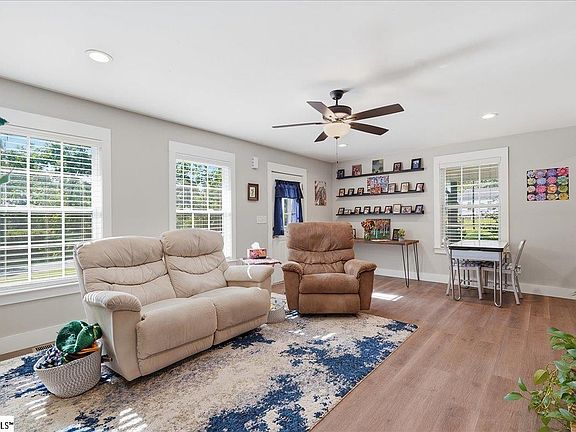 5th image of 384 Ammons Rd