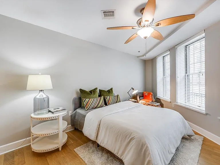 1100 Clinton St #101 — Photo 19
