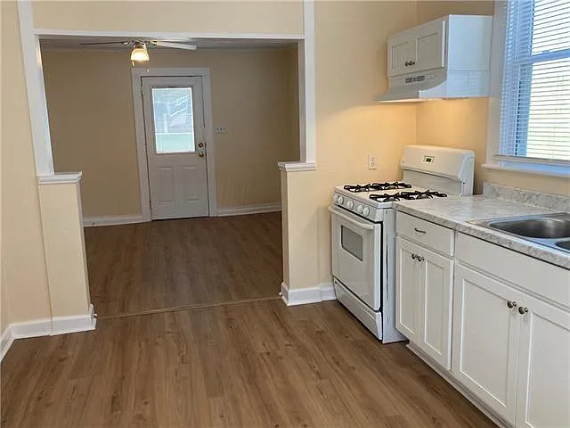 1533 Huron Ave — Photo 8