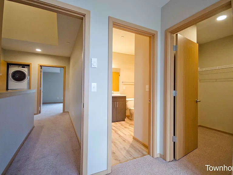 Spyglass Hill Apartments — Photo 40