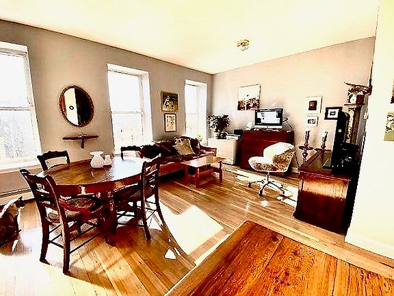 4th image of 541 Dean St APT 3