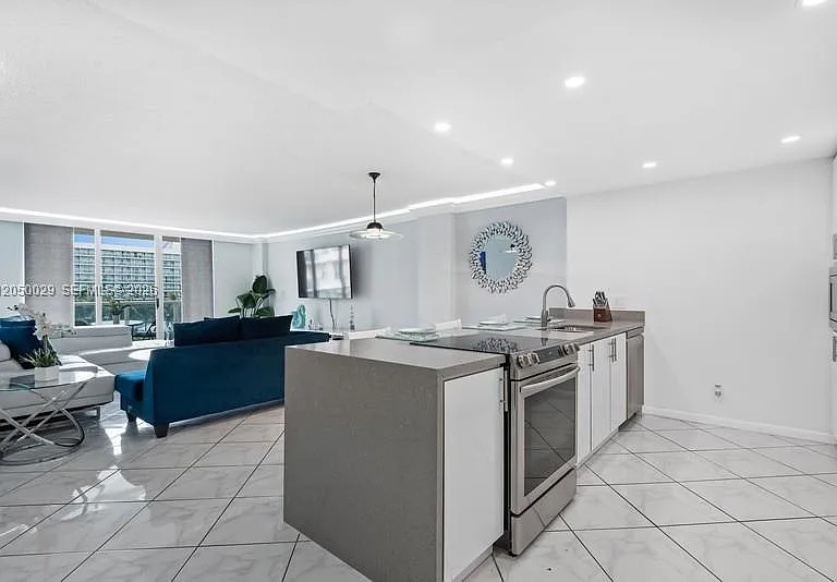 3800 S Ocean Dr #410 — Photo 7