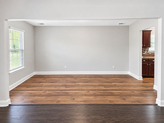 5th image of 7 Fiore Dr