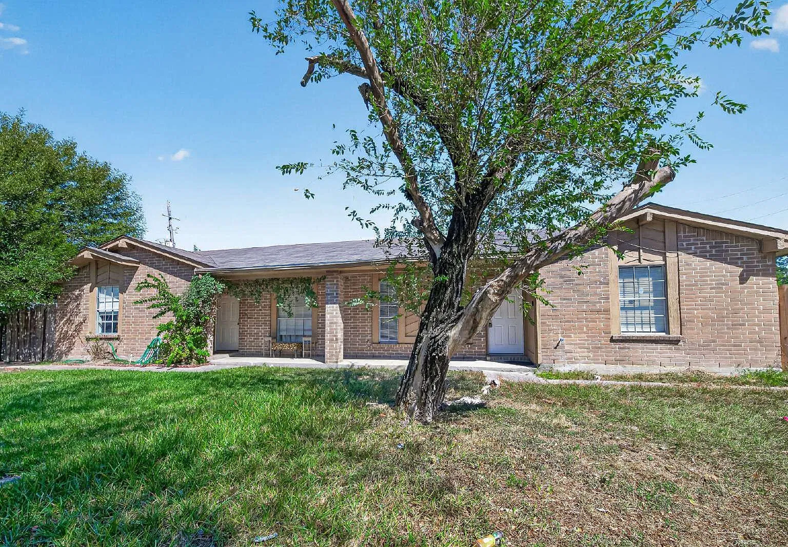 4 bed, 2.0 bath, 1680 sqft, $1,450 — Photo 1