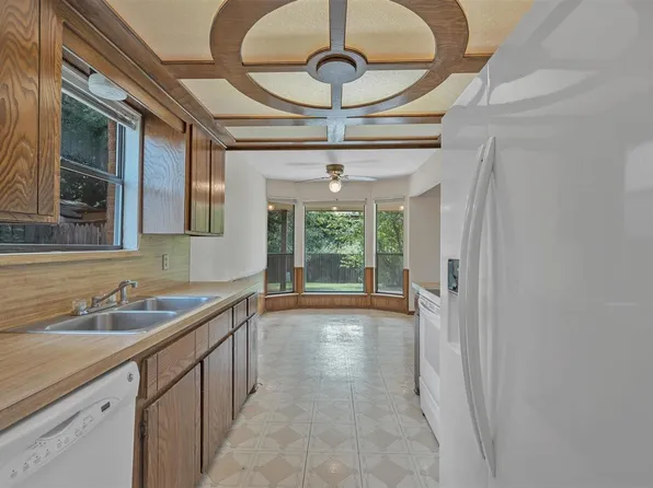 108 SE Trenton Rd, Lawton, OK 73501