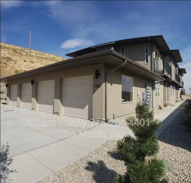 2 bed, 2.0 bath, 1185 sqft, $2,100 — Photo 1