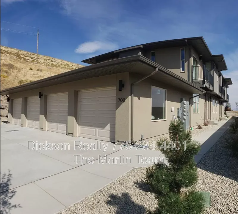 740 Bluffs Ct #101