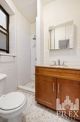 Bathroom, photo 1