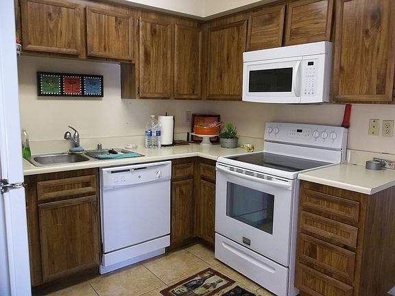 2nd image of 2941 Sunflower Cir E