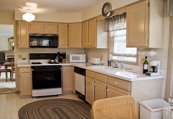 4th image of 523 Bradbury Ln