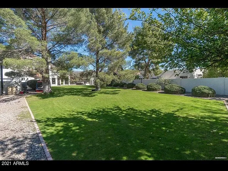 11935 N 102nd St — Photo 11