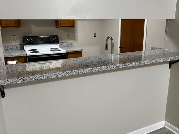 221 Antrim Dr APT B, Baton Rouge, LA 70815