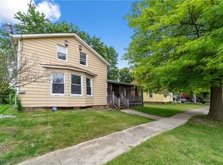 954 Center St, Grafton, OH 44044