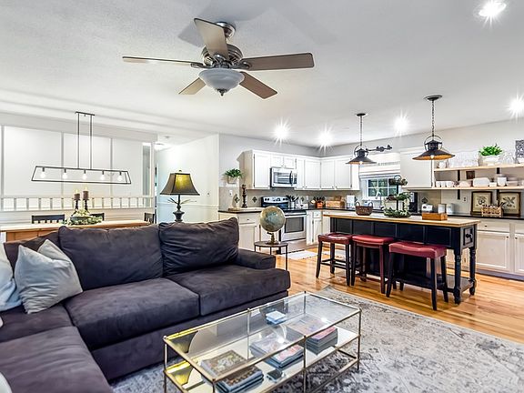 5th image of 480 Pasha Dr