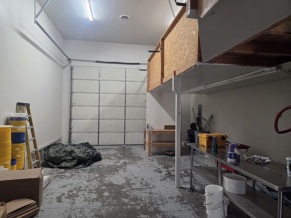2nd image of 94 E 49th St