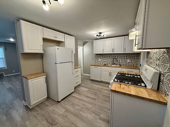 5th image of 14014 Gramatan Ave