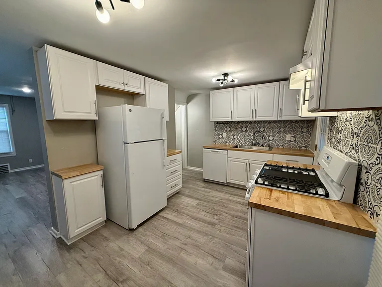 14014 Gramatan Ave — Photo 5