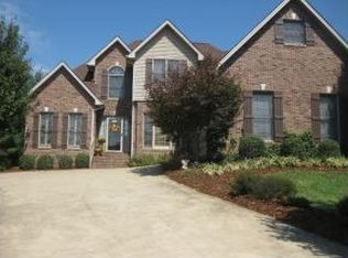 3 Regal Ct, Johnson City, TN 37604