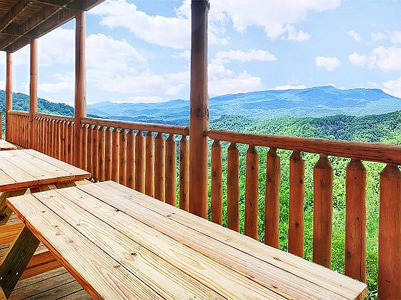 Main floor rear deck view