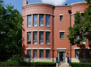 460 N Canal St, Chicago, IL 60654