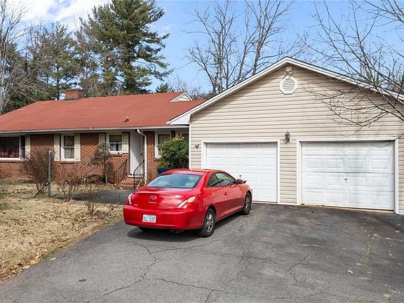 2nd image of 5695 Reynolda Rd