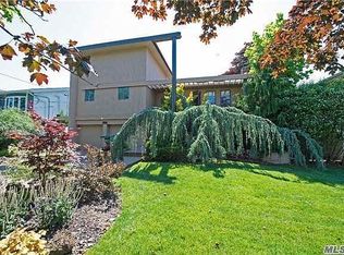 2734 Covered Bridge Rd, Merrick, NY 11566