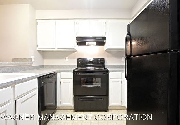 3rd image of 4717 36th Ave S #3075998