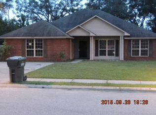 216 Gloucester Dr, Midway, GA 31320