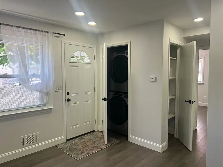 709 Collfield Ave — Photo 4