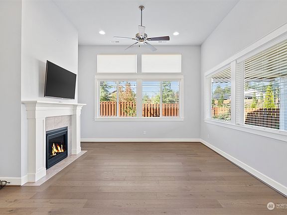 5th image of 3301 Okanogan Court SE