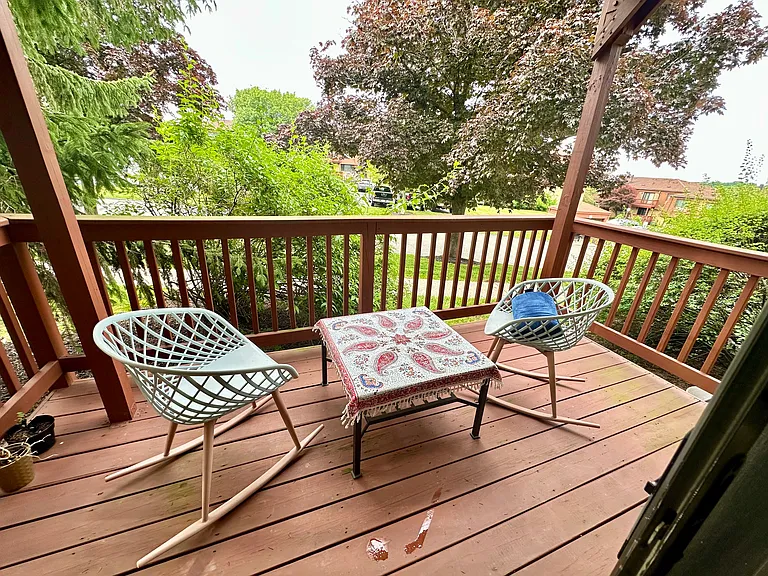 Richard Ct — Photo 1