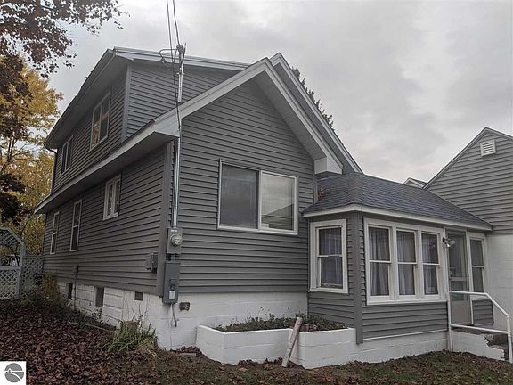 4th image of 362 N 2nd St