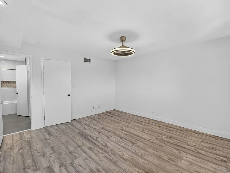 8009 Calle Fanita — Photo 17