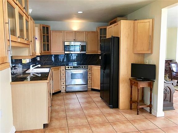 5th image of 228 Timberlane Dr
