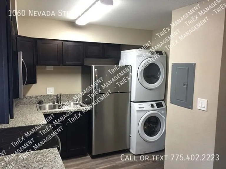 1060 Nevada St — Photo 2