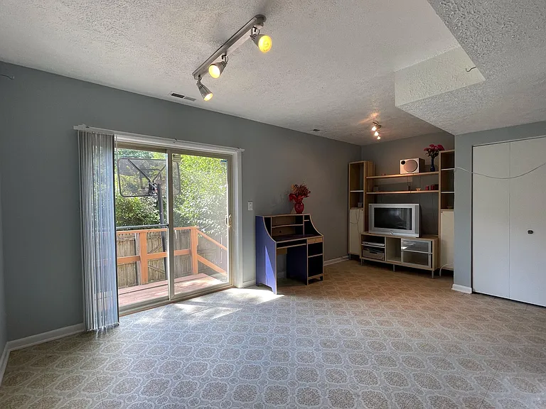 10624 Muirfield Dr — Photo 17
