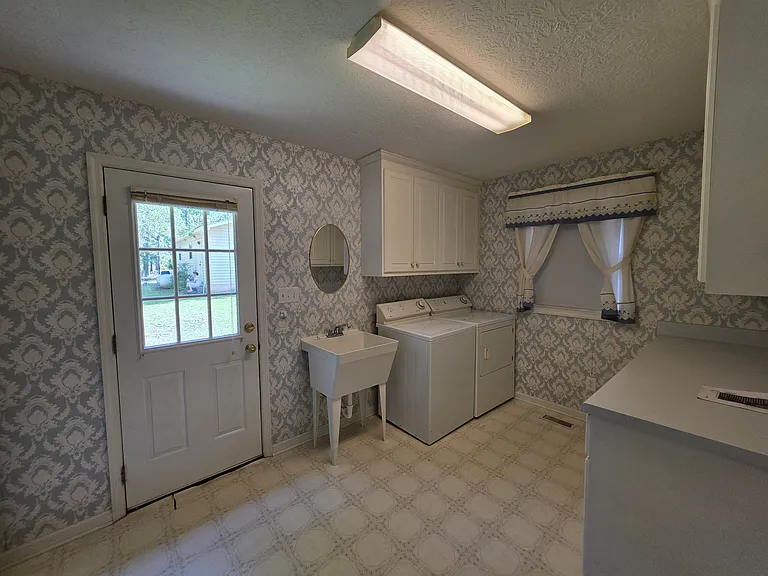 203 Del Rio Rd — Photo 9