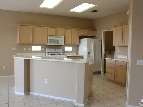 39495 Peach Blossom Cir, Palm Desert, CA 92211