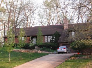 3720 W Bluffs Rd, Springfield, IL 62711