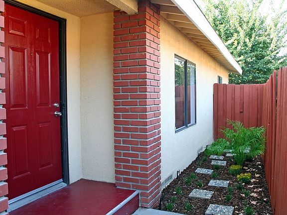 Well manicured entry area.
