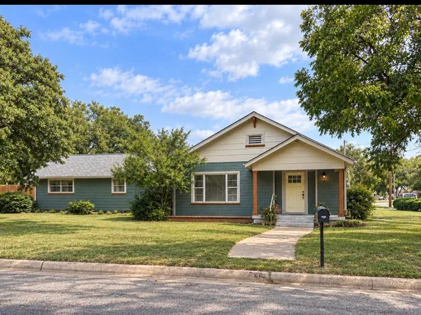 705 W Pecan St, Stephenville, TX 76401