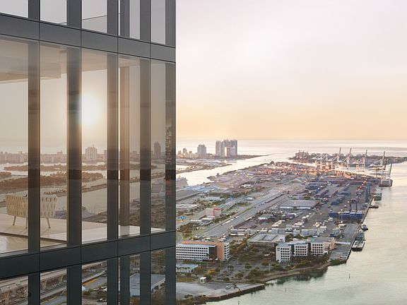 2nd image of 330 Biscayne Blvd #6QHVVK