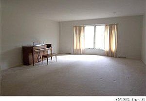 3rd image of 404 Kimry Moor