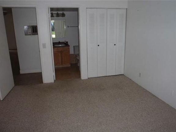 4th image of 901 Meadows Cir